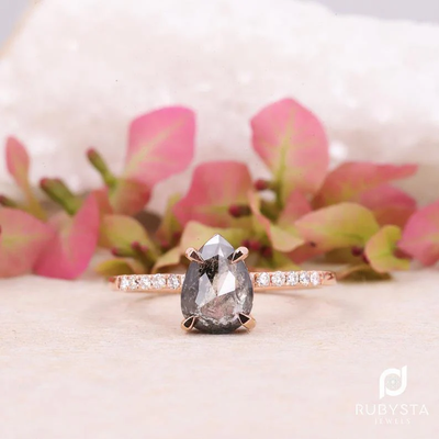 Pear-Shaped Diamond Rings: Graceful Designs for Your Special Day