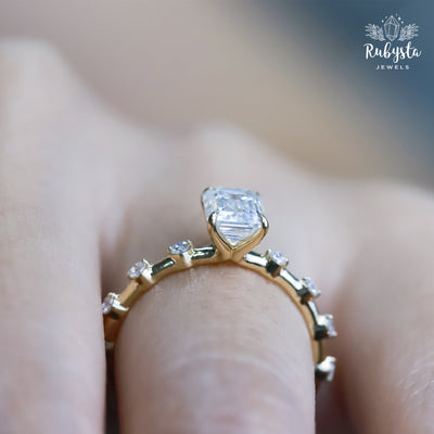 1.00ct Emerald Cut Moissanite Engagement Ring | Claw Prong Setting with Round Moissanite Accents
