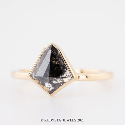 Engagement ring, Bezel setting ring, Kite diamond ring, Jewelry - Rubysta jewels