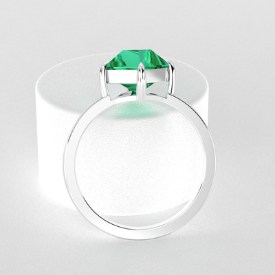 Bold Beauty: Green Emerald Kite Ring for Timeless Romance