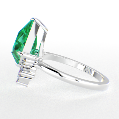 Eternal Love: Green Emerald Kite Shape Ring with a Unique Mix of Round