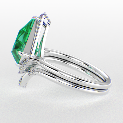 Eternal Elegance: Green Emerald Kite Shape Ring