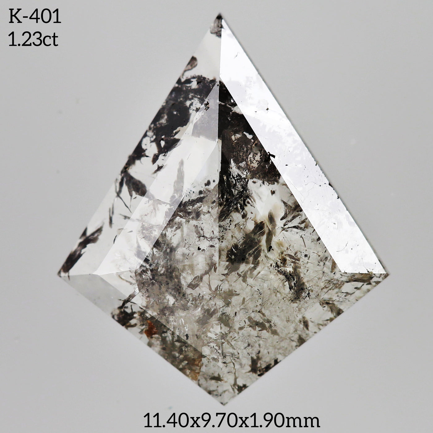 K401 - Salt and pepper kite diamond
