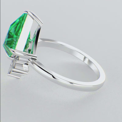 Eternal Love: Green Emerald Kite Shape Ring with a Unique Mix of Round