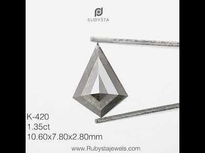 K420 - Salt and pepper kite diamond