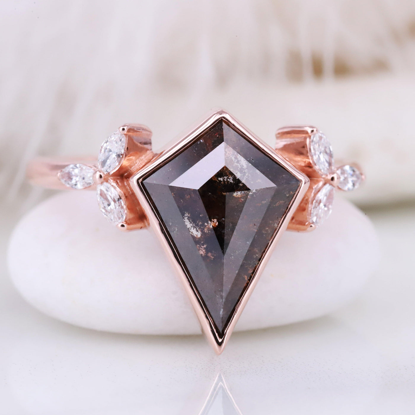 Salt and pepper diamond ring Kite diamond ring Engagement ring - Rubysta