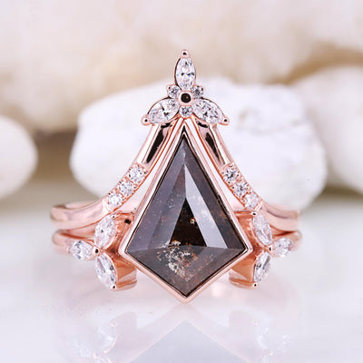 Salt and pepper diamond ring Kite diamond ring Engagement ring - Rubysta
