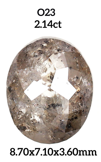 O23 - Salt and pepper oval diamond