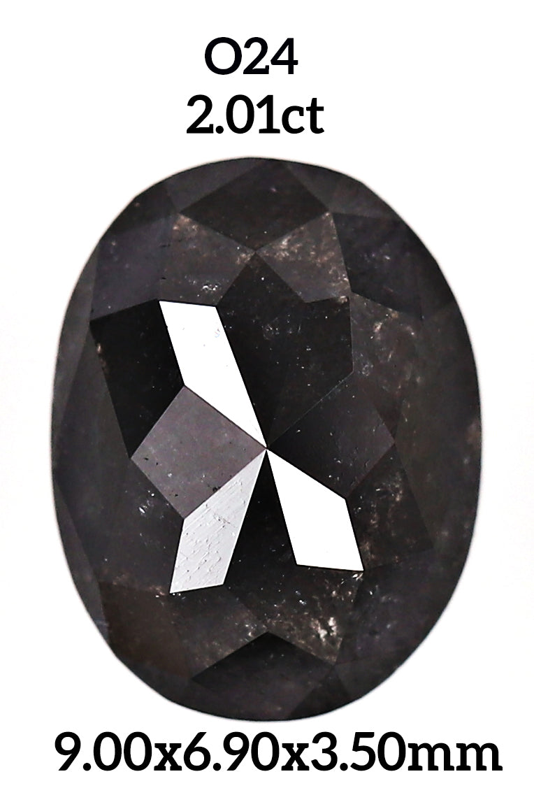 O24 - Salt and pepper oval diamond