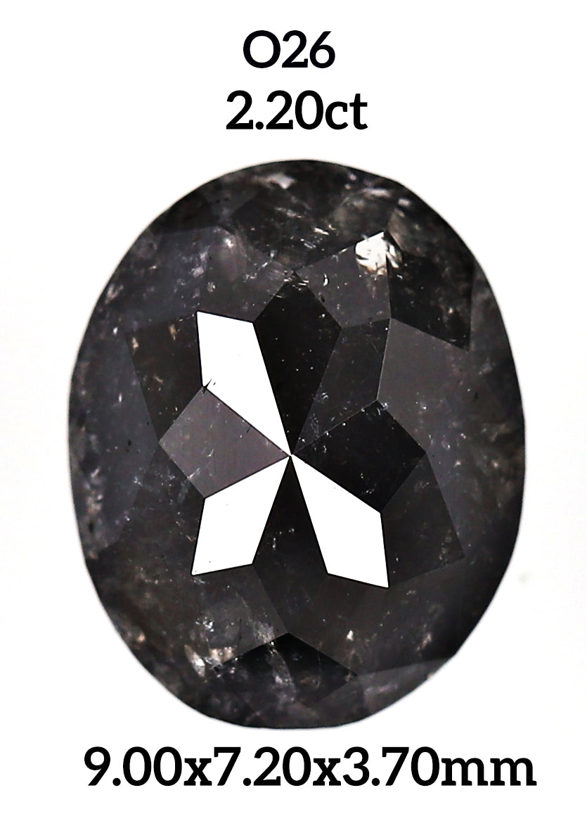 O26 - Salt and pepper oval diamond