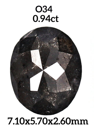 O34 - Salt and pepper oval diamond