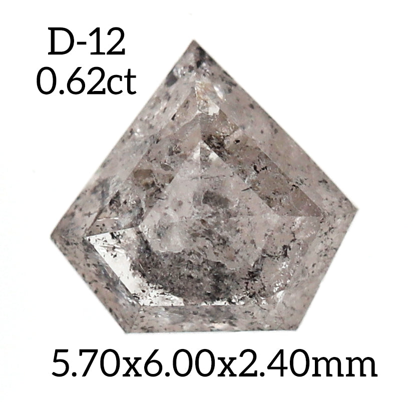 D12 - Salt and pepper geometric diamond