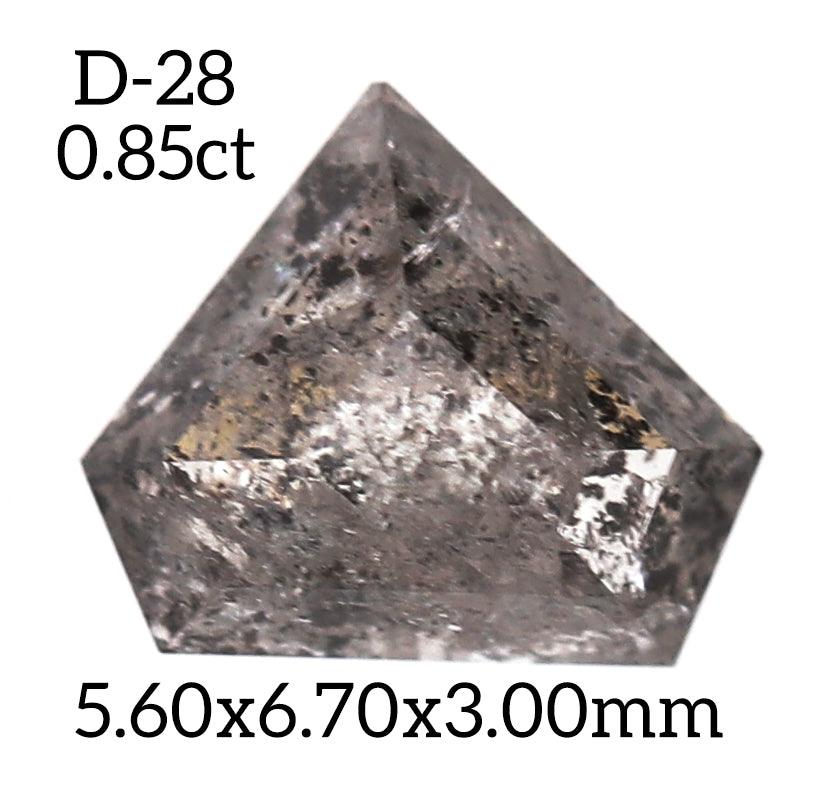 D28 - Salt and pepper geometric diamond