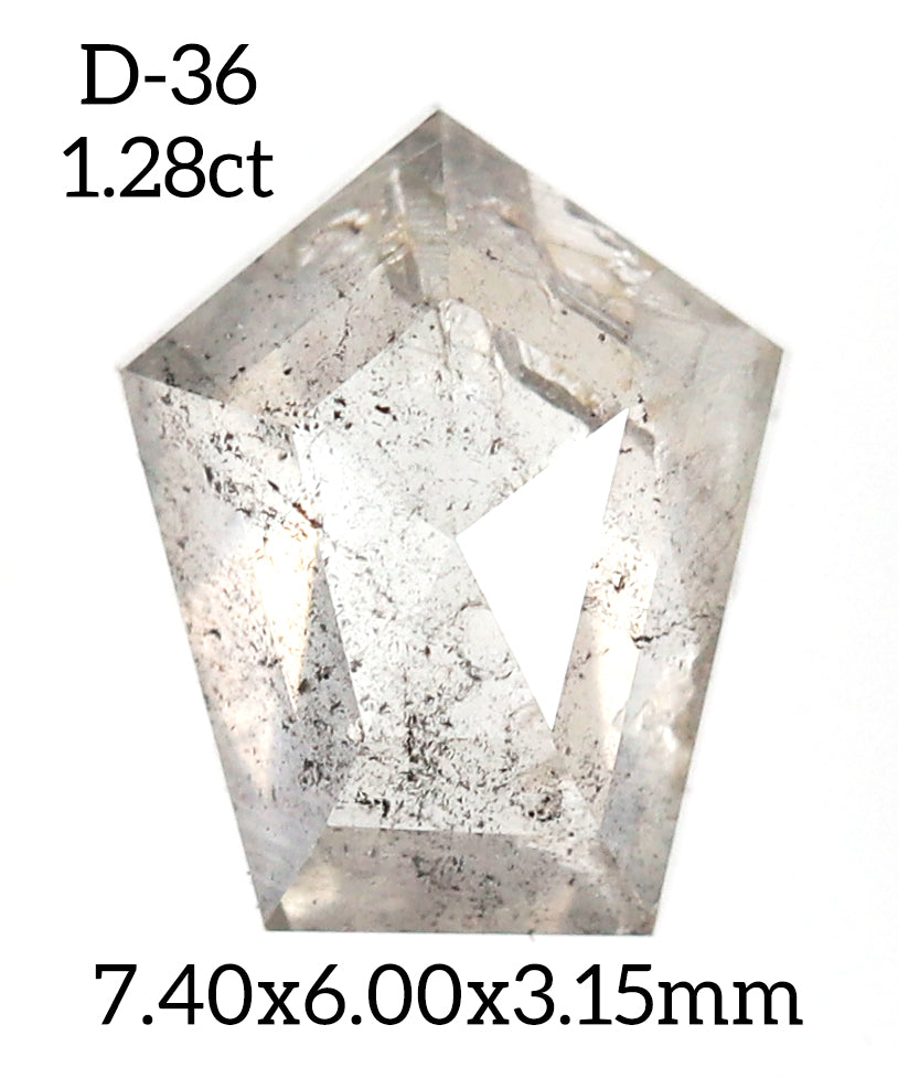 D36 - Salt and pepper geometric diamond