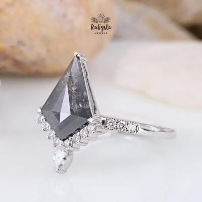 salt and pepper Kite diamond ring - Rubysta