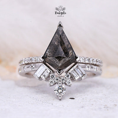 salt and pepper Kite diamond ring - Rubysta