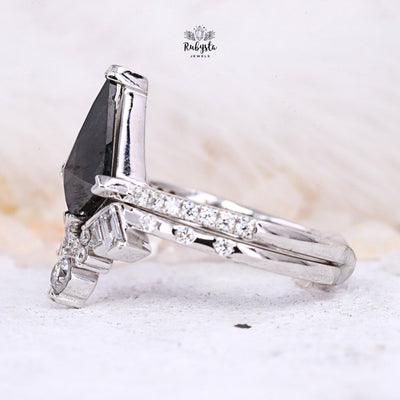 salt and pepper Kite diamond ring