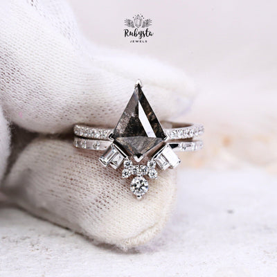 salt and pepper Kite diamond ring - Rubysta