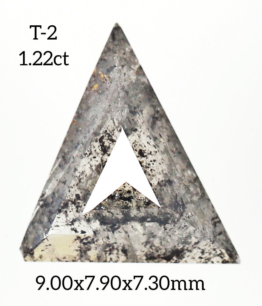 T2 - Salt and pepper geometric diamond