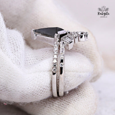 salt and pepper Kite diamond ring - Rubysta