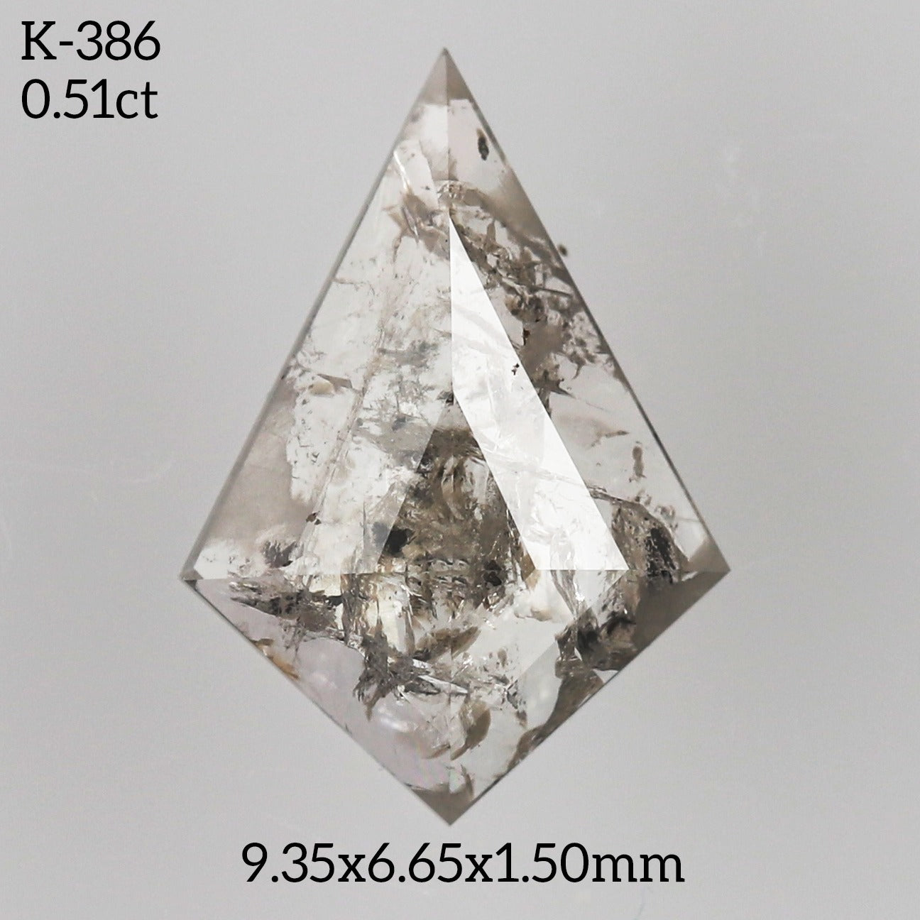 K386 - Salt and pepper kite diamond