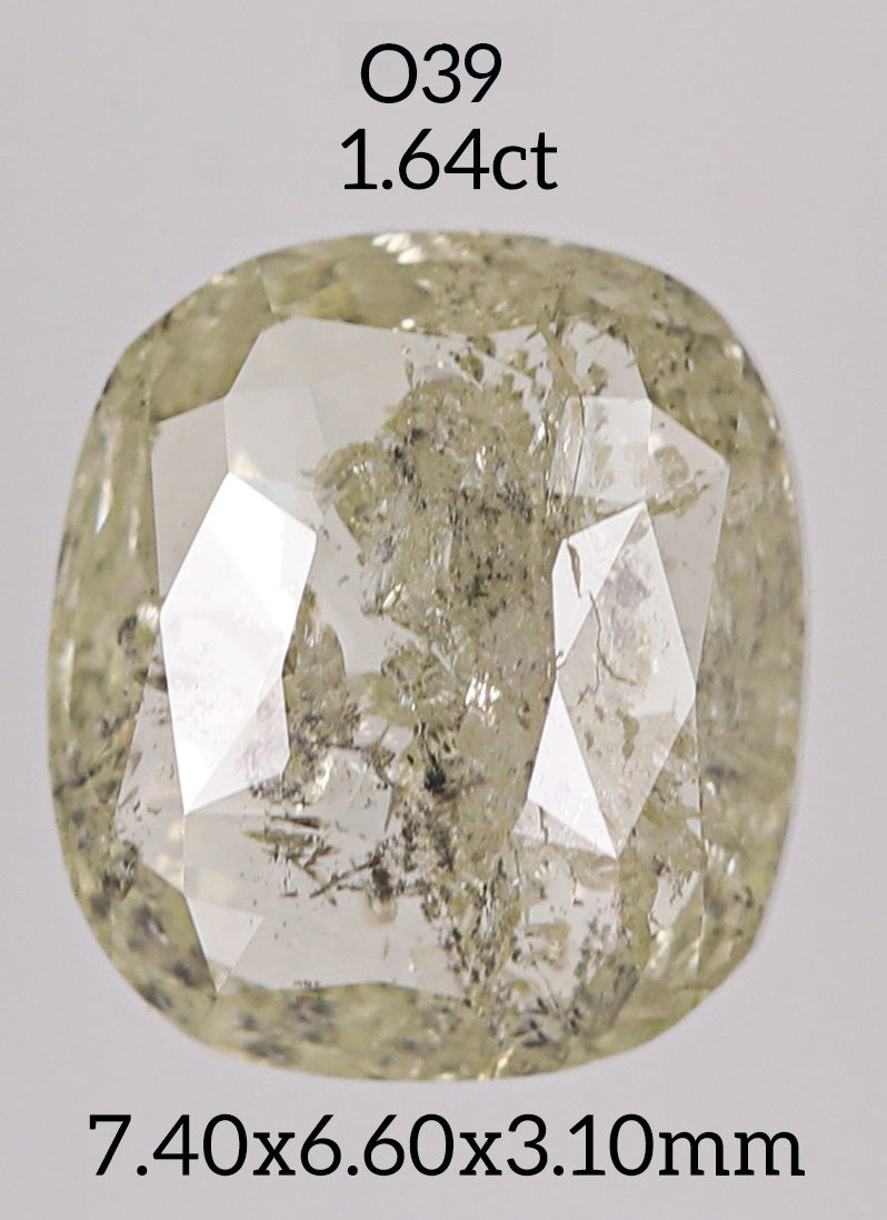 O39 - Salt and pepper oval diamond