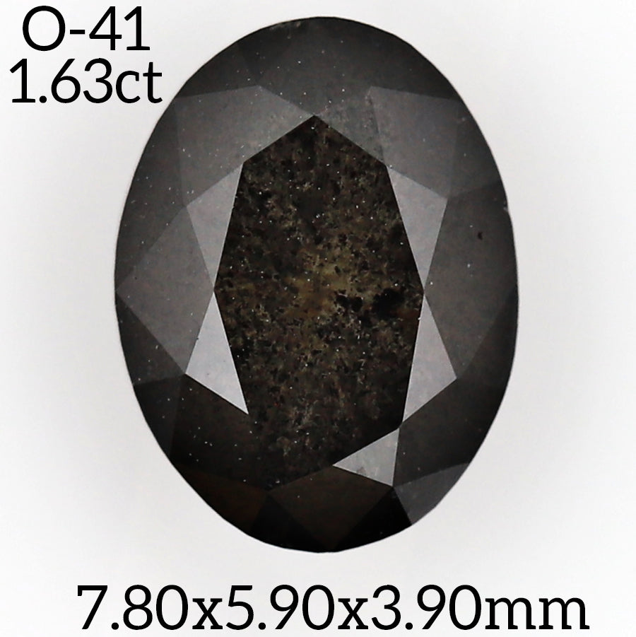 O41 - Salt and pepper oval diamond