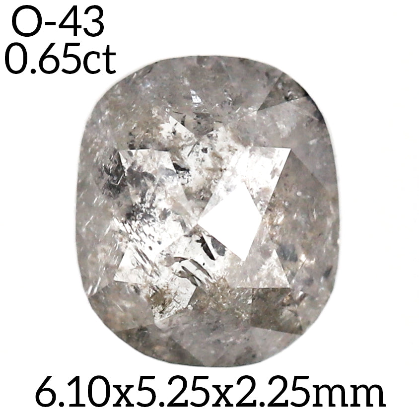 O43 - Salt and pepper oval diamond