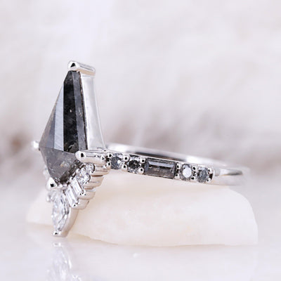 Salt and pepper kite diamond ring Natural diamond ring One-of-a-kind diamond ring Stackable engagement ring Edgy ring White diamond ring - Rubysta