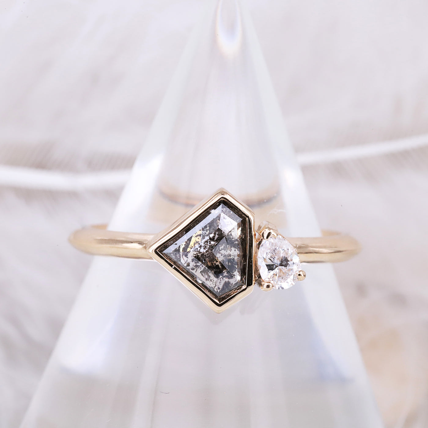 Get the Perfect Blend of Style and Elegance with our Salt and Pepper Geometric Shape Engagement Ring