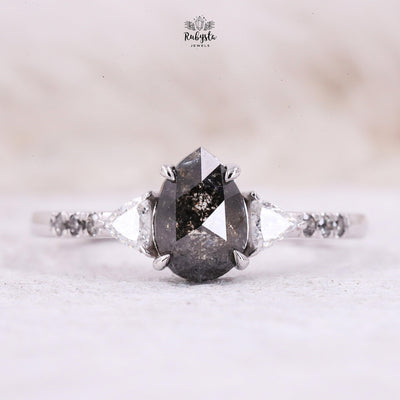 salt and pepper Pear diamond ring - Rubysta