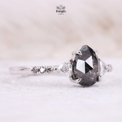 salt and pepper Pear diamond ring - Rubysta