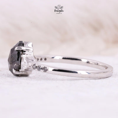 salt and pepper Pear diamond ring - Rubysta