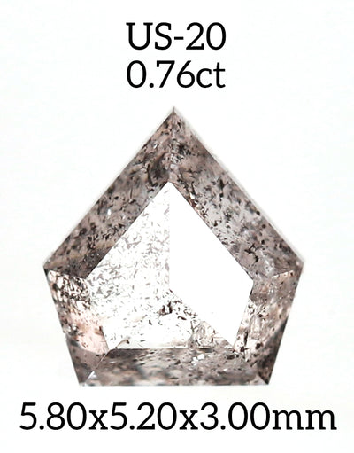 US20 - Salt and pepper geometric diamond