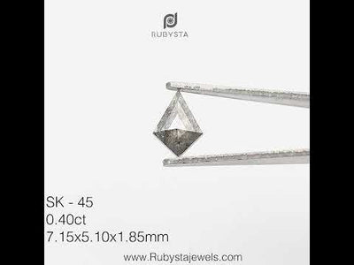 SK45 - Salt and pepper kite diamond