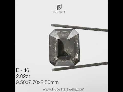 E46 - Salt and pepper emerald diamond
