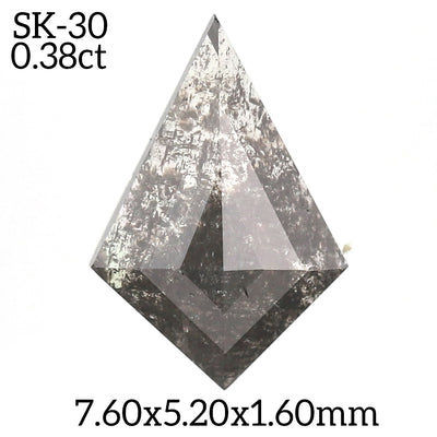 SK30 - Salt and pepper kite diamond