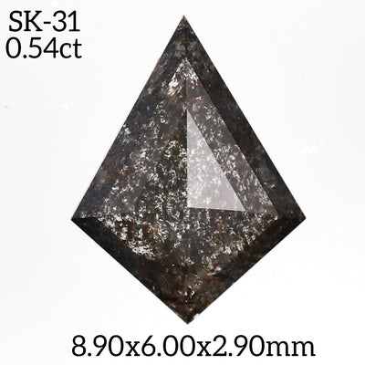 SK31 - Salt and pepper kite diamond