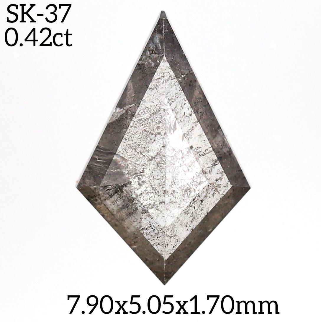 SK37 - Salt and pepper kite diamond - Rubysta