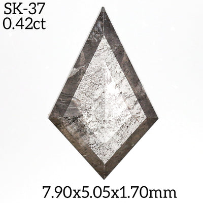 SK37 - Salt and pepper kite diamond