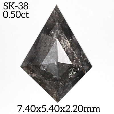 SK38 - Salt and pepper kite diamond