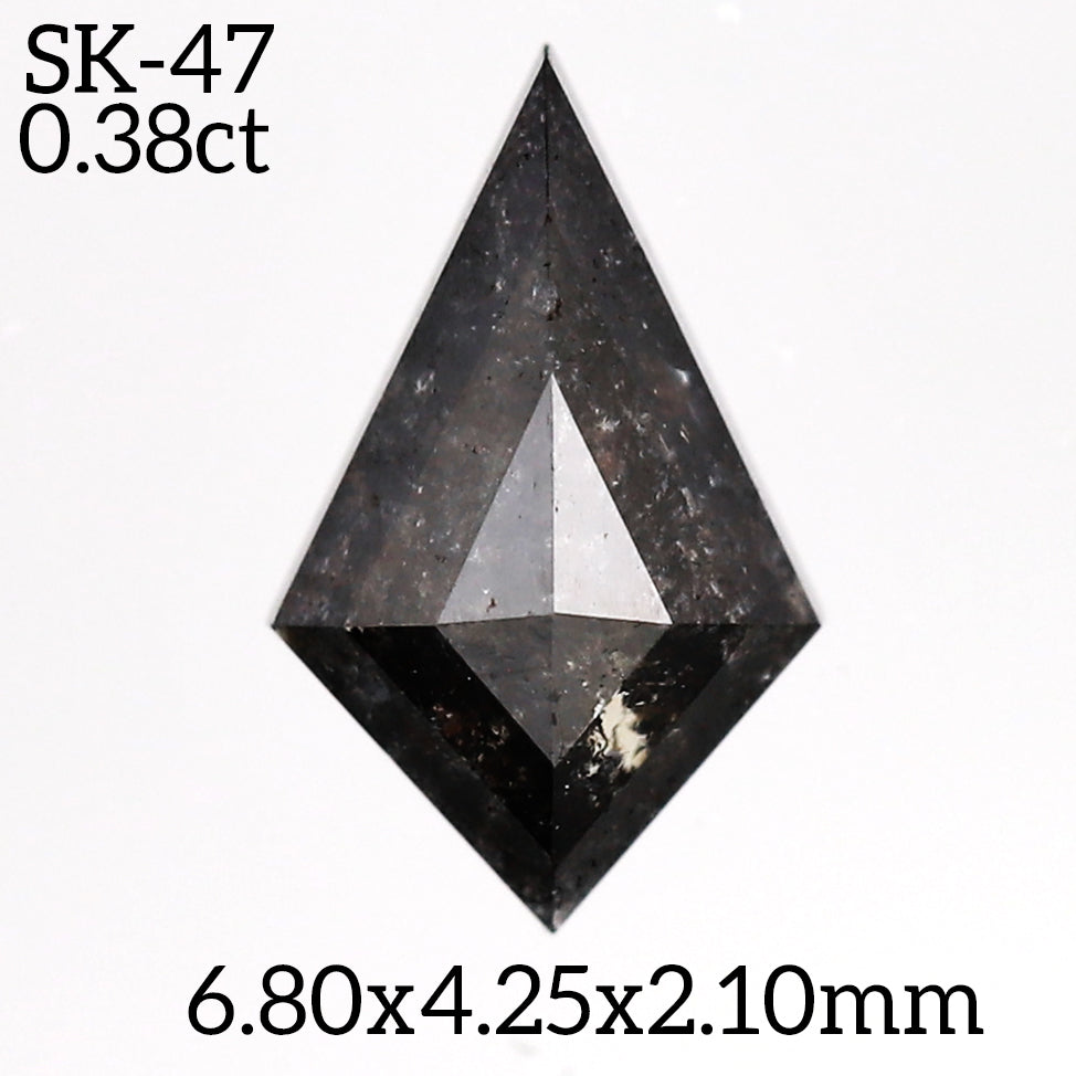 SK47 - Salt and pepper kite diamond