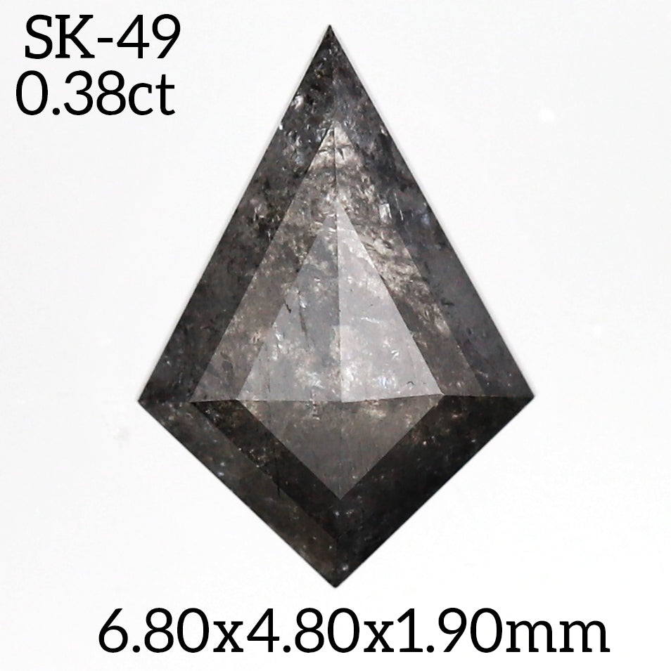 SK49 - Salt and pepper kite diamond